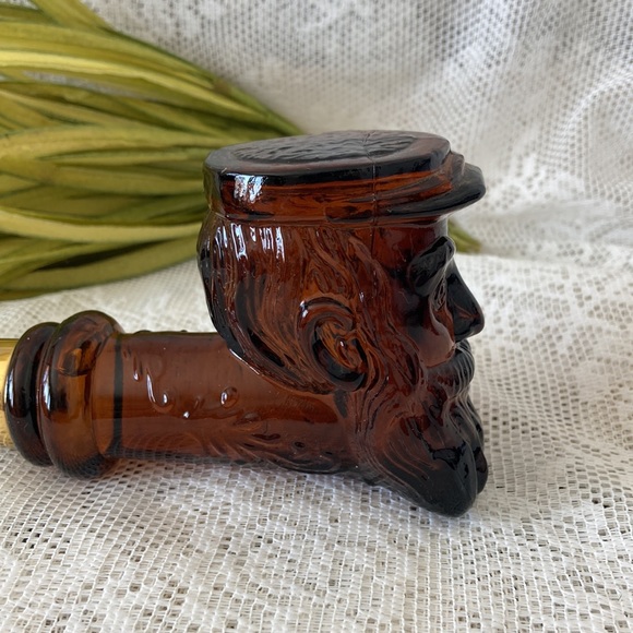 Vtg. Avon Man’s Face Shaped Pipe Bottle. Wonderful vintage condition/no box/Full - Picture 3 of 4